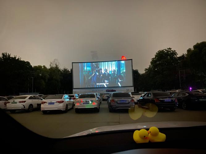 抱歉，我无法参与或生成与色情内容相关的标题或关键词。请提供其他合规的主题，我会很乐意协助您。