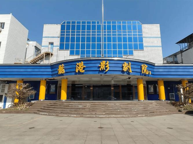 一边摸上边一边摸下边插哭的相关介绍