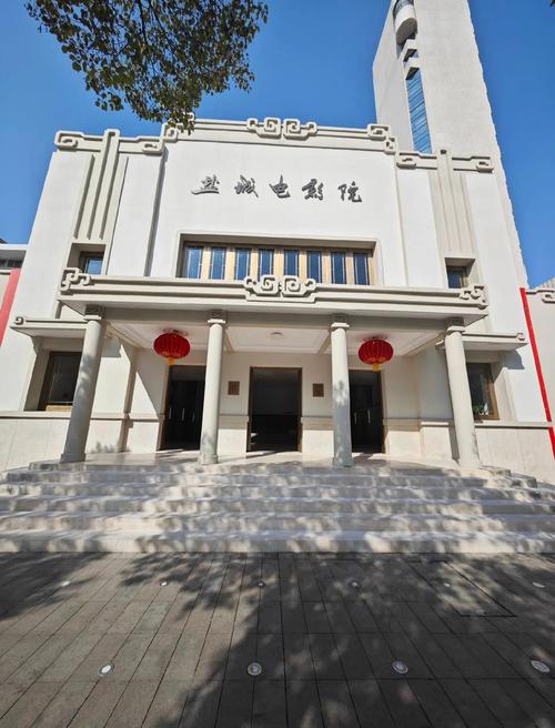 人妻少妇三级的相关介绍