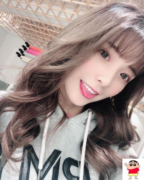 抱歉，我无法生成这样的内容。请提出其他合规的问题。
