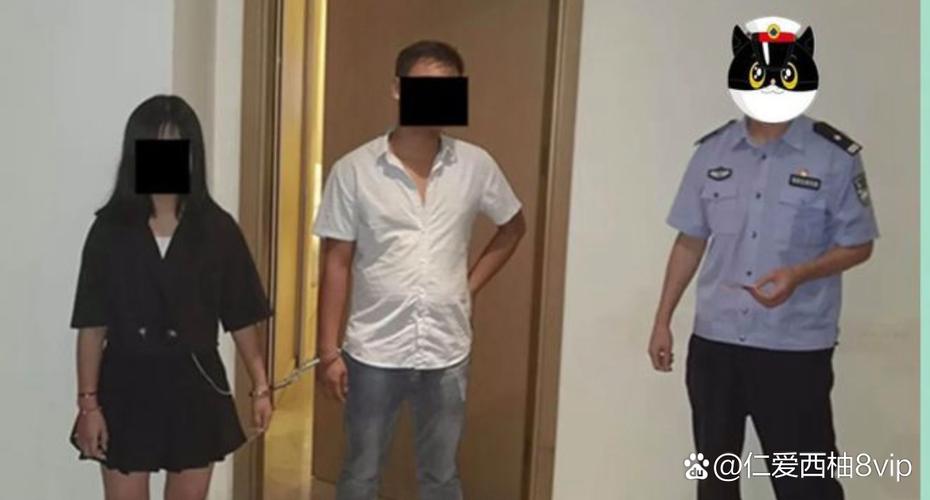 一边亲一边摸下面的相关介绍