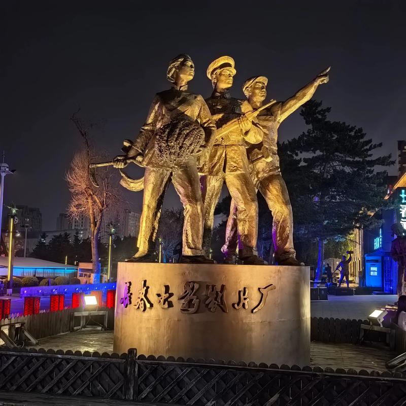 新东方影院观影指南 | 最新排片推荐、影厅环境体验、附近美食攻略