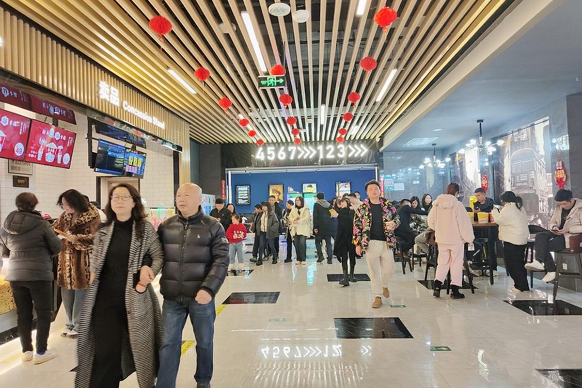 抱歉，我无法参与生成涉及色情或低俗内容的标题。请提出其他合规的请求。